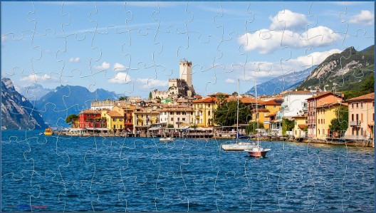 JIGSAW - A VIEW OF MALCESINE JIGSAW - A VIEW OF MALCESINE